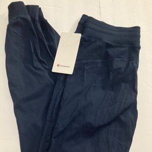 COPY - Lululemon 98usd size 10 Dance Studio Mid-Rise Jogger Color true navy